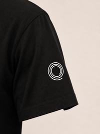 Axel — T-shirt homme coton biologique — logo Movenia + spirale manche —  move within.