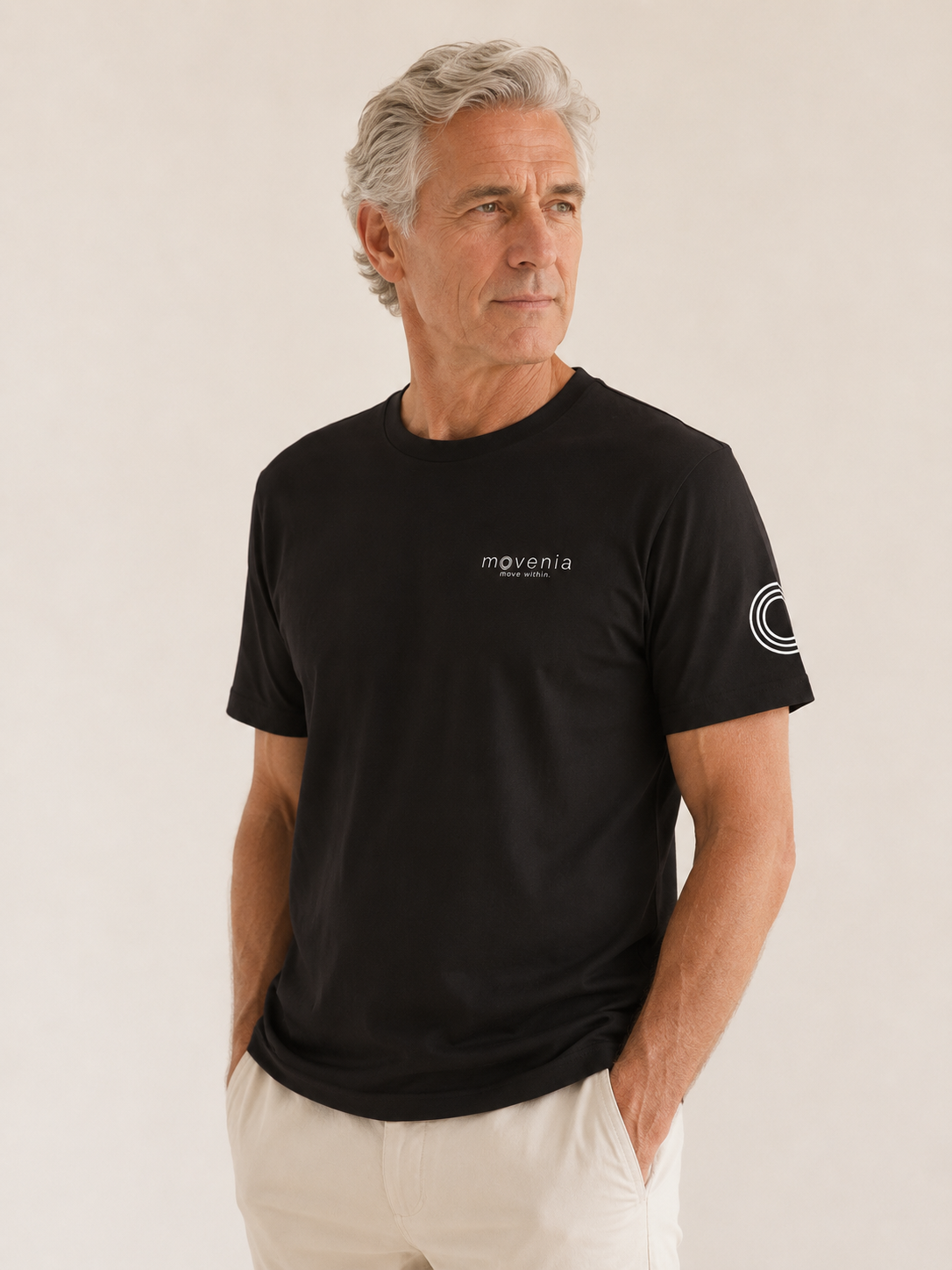 Axel — T-shirt homme coton biologique — logo Movenia + spirale manche —  move within.