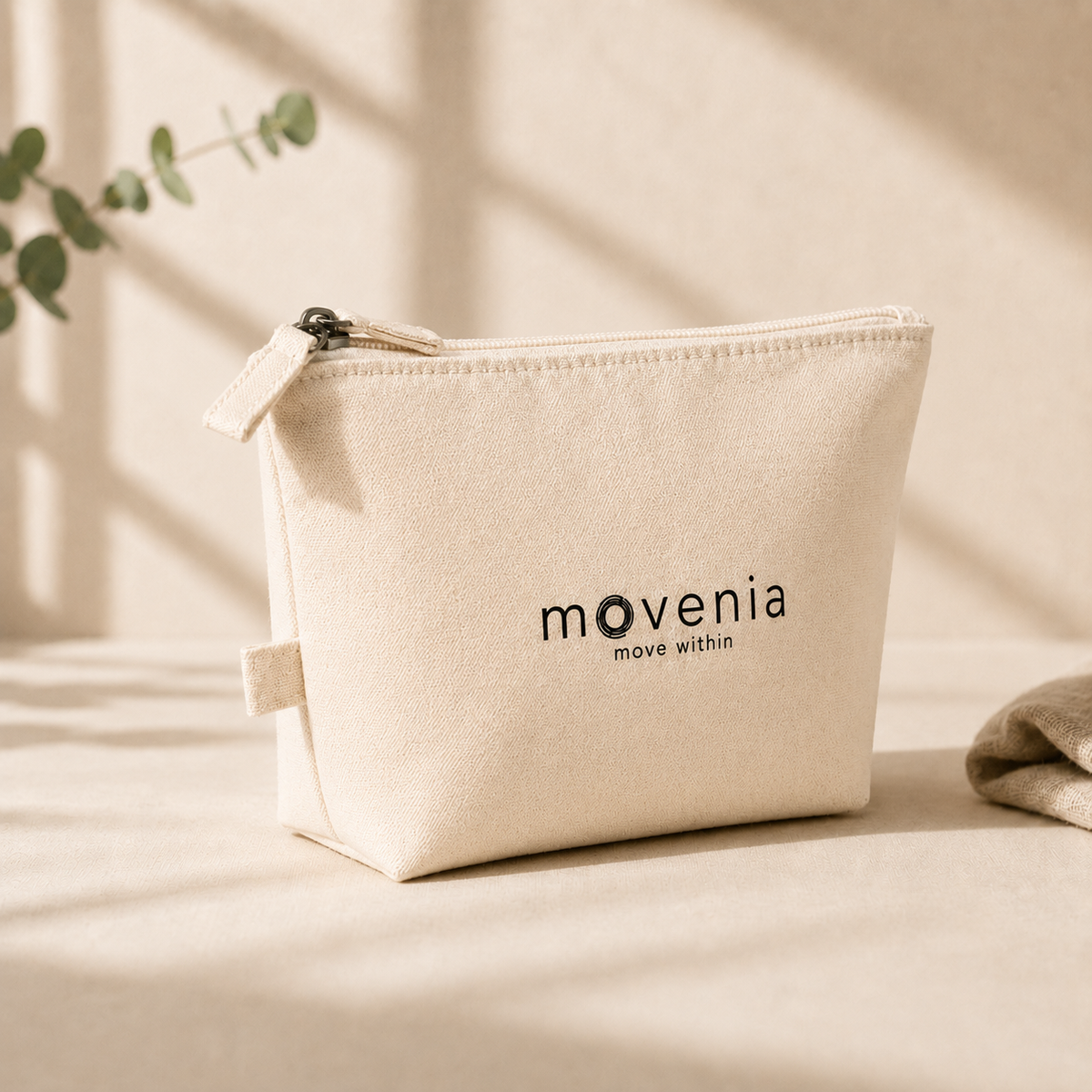 Trousse coton bio — logo Movenia —  move within.